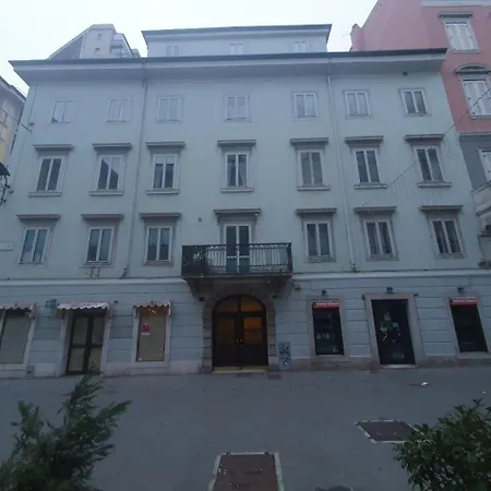 Апартаменты Nicole's - Trilocale In Centro Триест