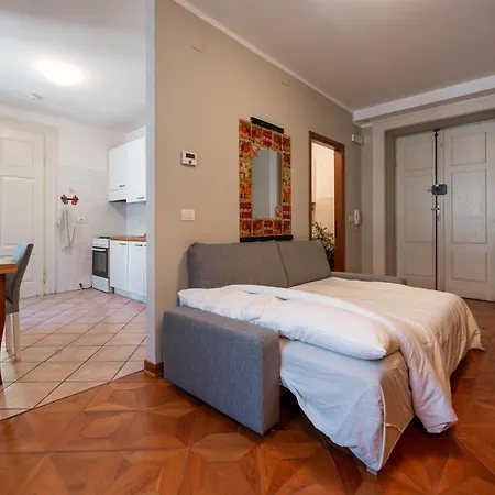 Nicole's - Trilocale In Centro Триест