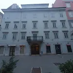 Lägenhet Nicole's - Trilocale In Centro Trieste
