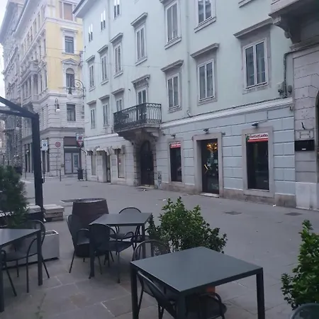 Nicole's - Trilocale In Centro * Τεργέστη