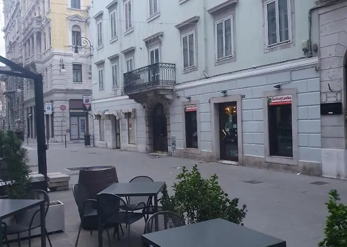 Nicole's - Trilocale In Centro * Triest